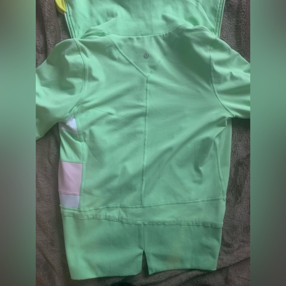 Lululemon fitted size 8 workout jacket - Picture 5 of 5